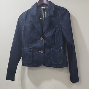 Dark Blue Blazer with Structured Tailoring and Notched Lapel